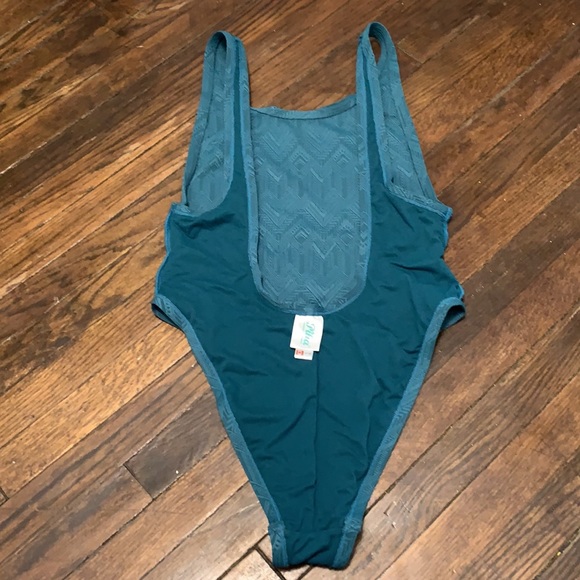 Piha one piece suit. Size 8. - Picture 10 of 16